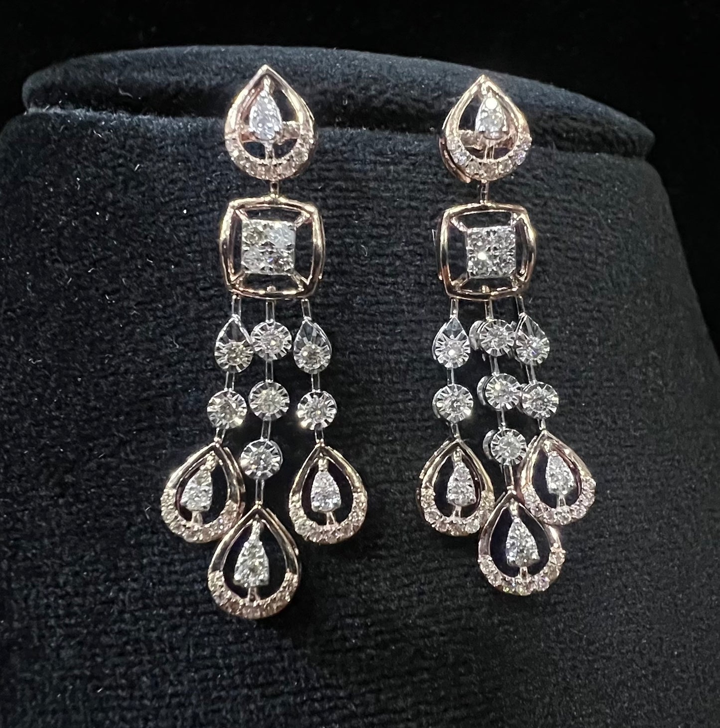 Gold Diamond Necklace and Earring Set for Perfect Bridal Look