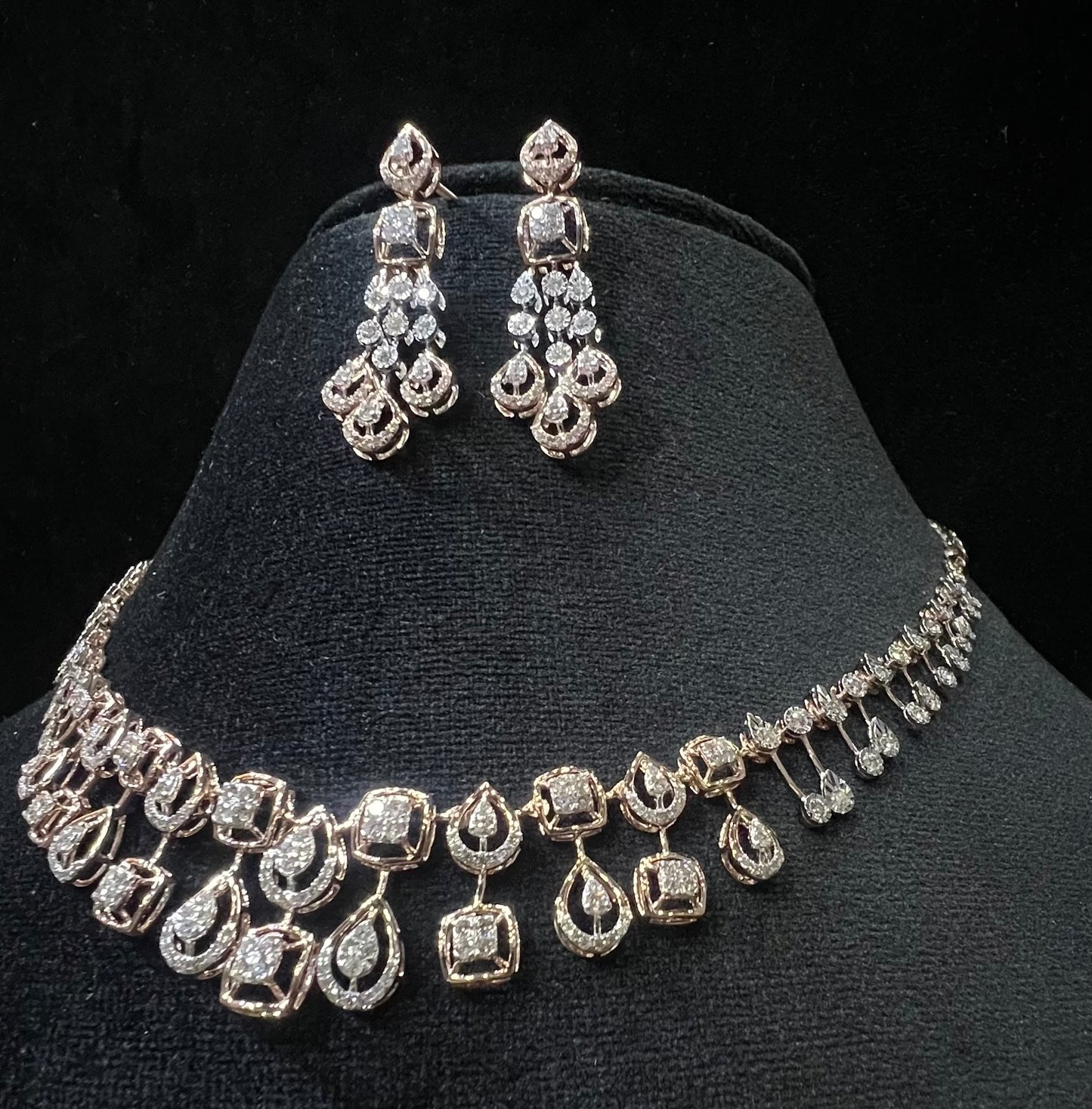 Gold Diamond Necklace and Earring Set for Perfect Bridal Look