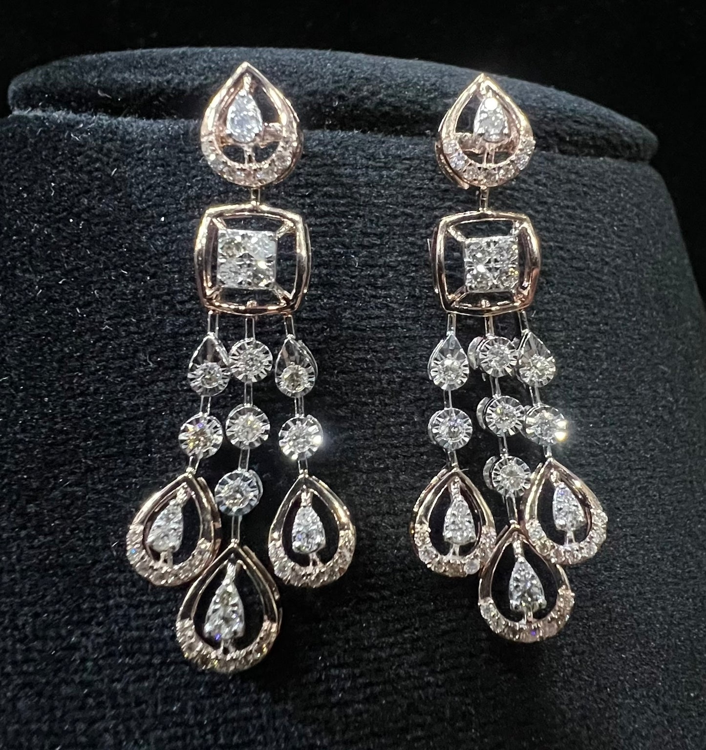 Gold Diamond Necklace and Earring Set for Perfect Bridal Look